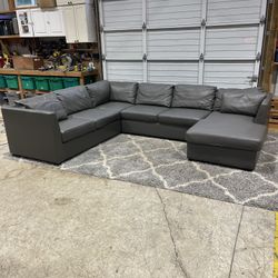 Modern Leather Sectional w/ Hideable Ottoman – Great Condition