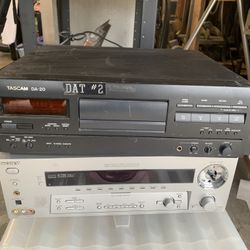 Tascam DA-20 DAT Digital Audio tape recorder 