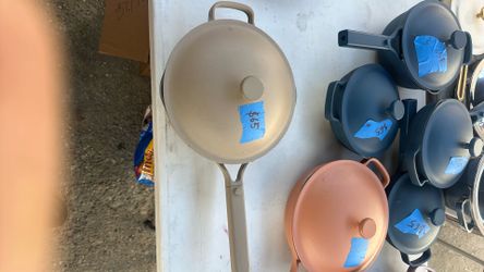 Pans and pots  Comes with 10.5 inch pan  non stick  Brand: our place  Light scratches from storage but never been used  Pick up in sun valley  Cash on