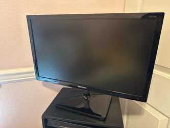 Samsung matching 24” TV and Blu-ray