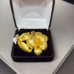 22K Flower Broche