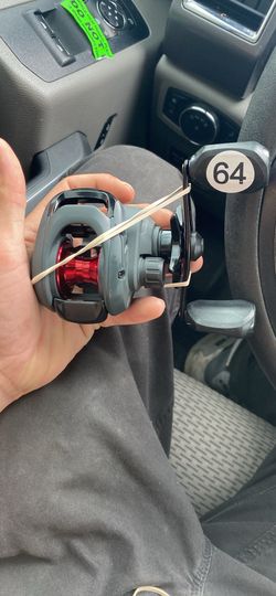Quantum invade (right hand) bait caster
