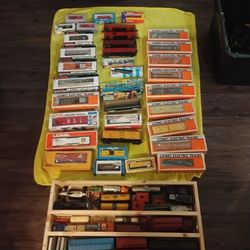 LIONEL TRAINS in Original Boxes And New Old Condition