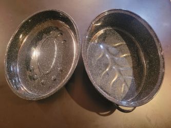 Black Speckled Roasting Pan with Lid