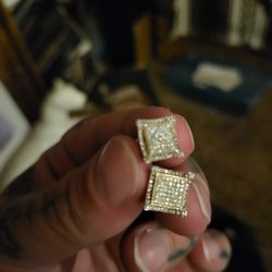 10k Real Gold And Real Diamond Earrings With Screw On Backs