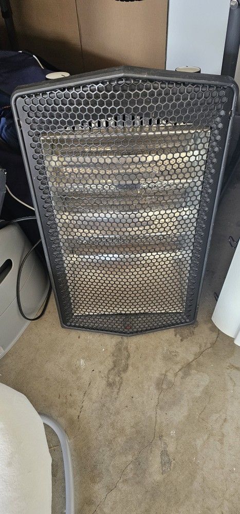 Space Heater 25$ Works Great
