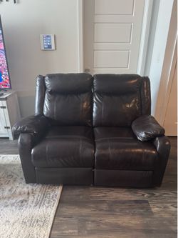 Dual Reclining Loveseat – Both Recliners Work