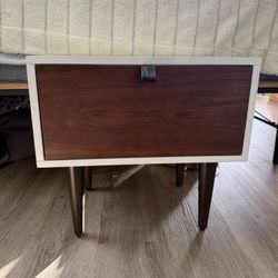 Nightstand 