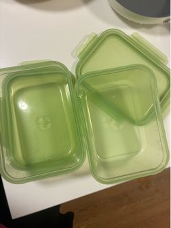 Set of 5 Green Plastic Food Storage Containers with Lids