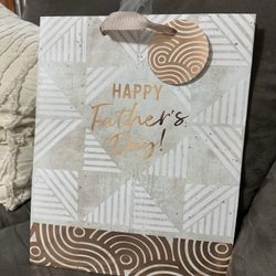 BRAND NEW MEDIUM GIFT BAG