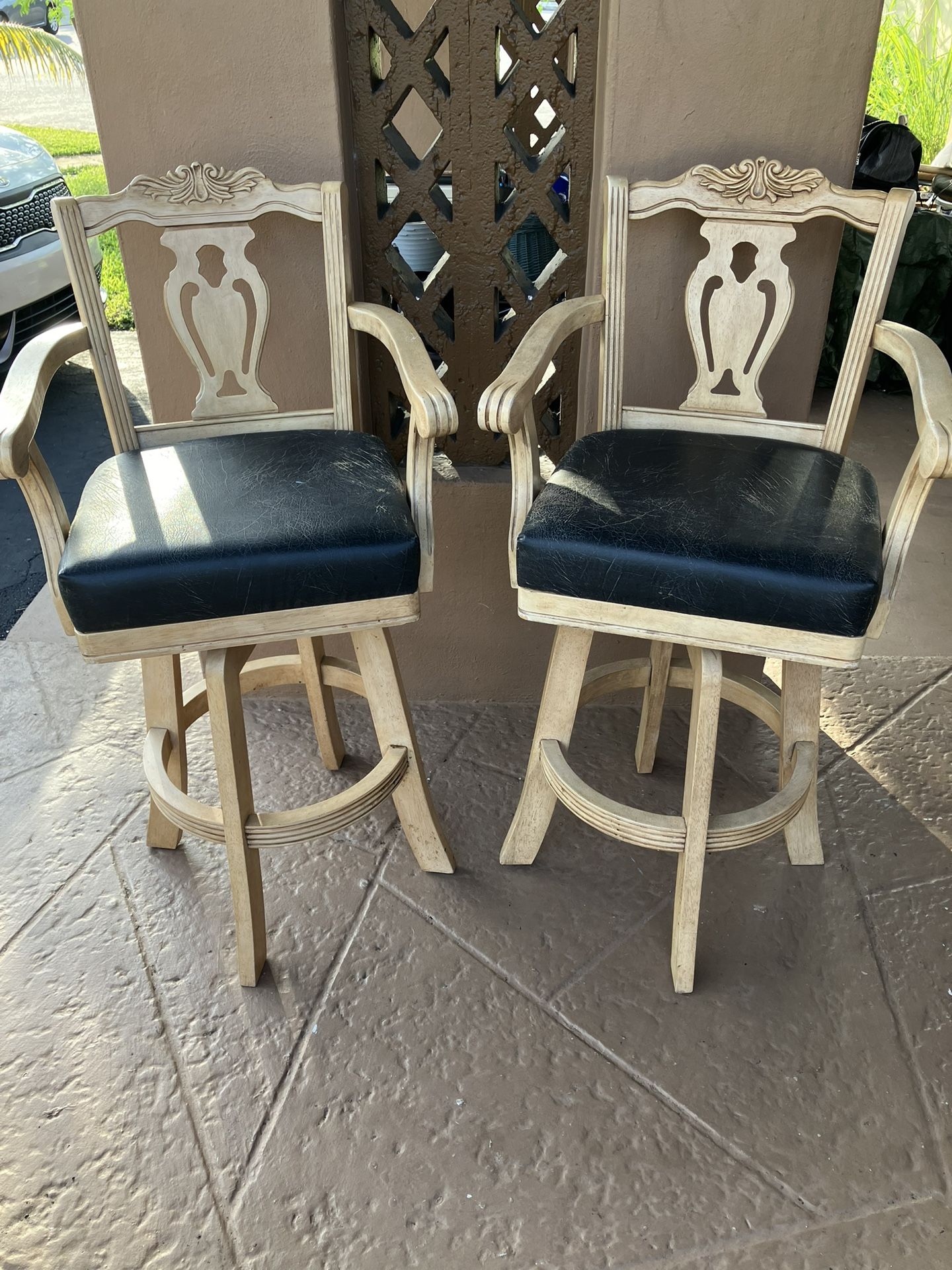 Swivel Stool