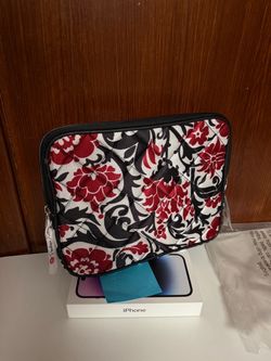 Penelope Ann Quilted Floral Zip Tablet Cover