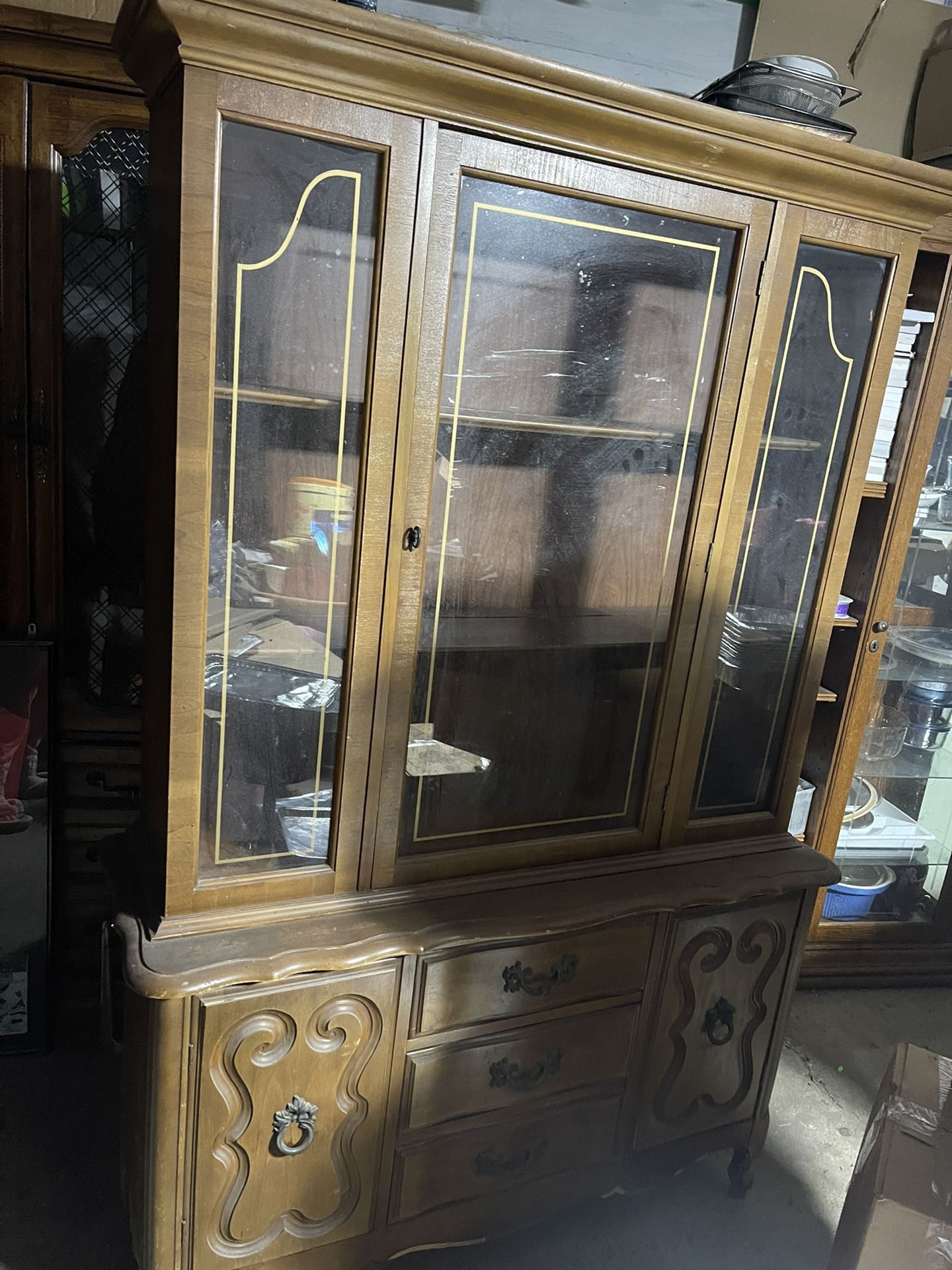 China Cabinet Armoire