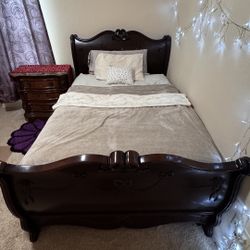 Full size Bedframe