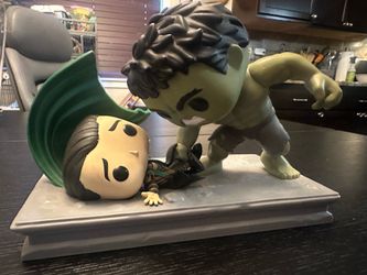 Funko Pop! Movie Moments Marvel Studios: Hulk Smashing Loki