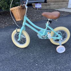 Kids Bike With Training Wheels 