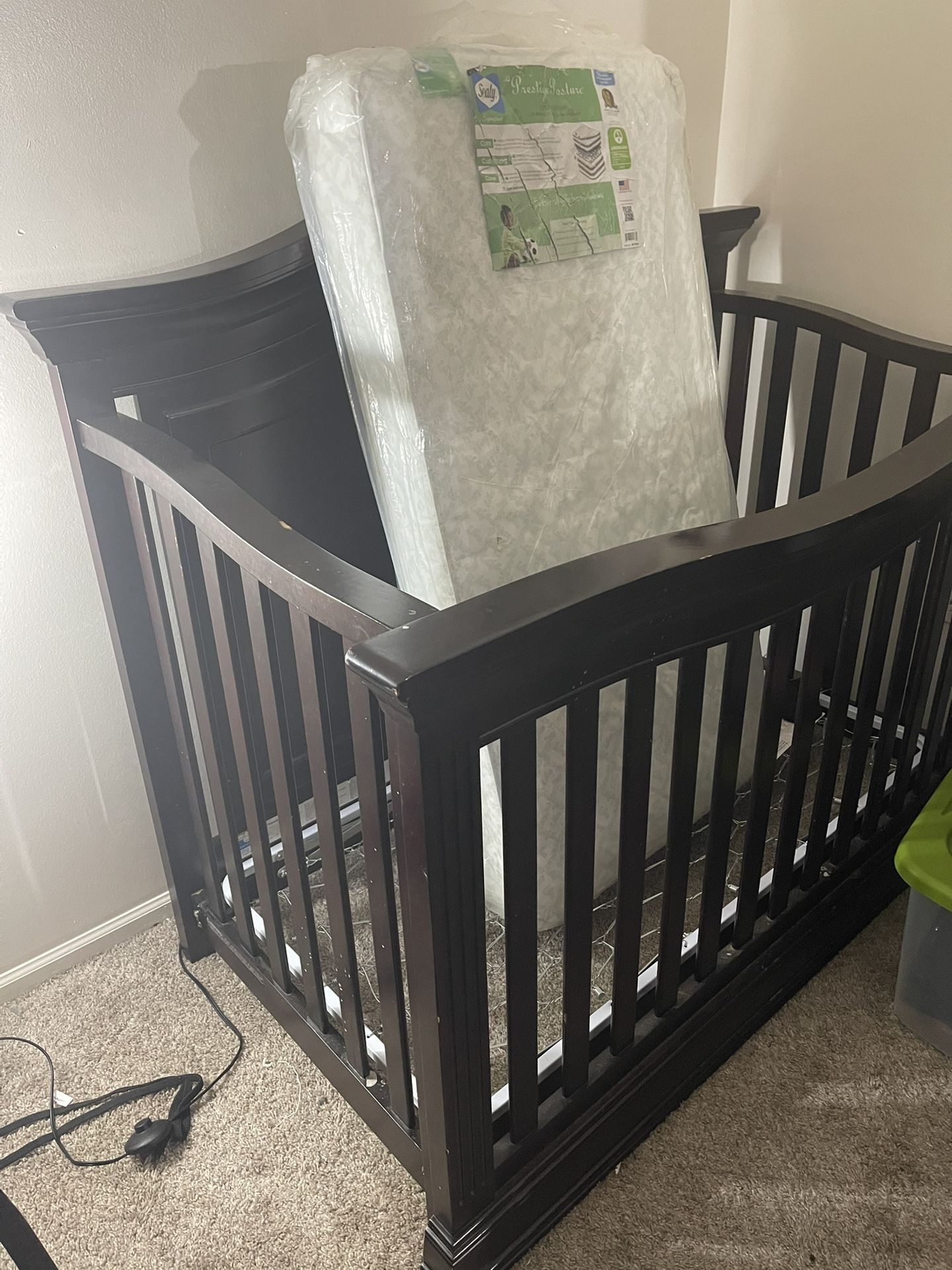 Crib/ Toddler Bed/ Headboard 3 In One