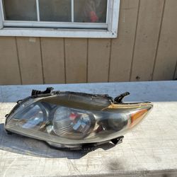 2010 corolla headlight