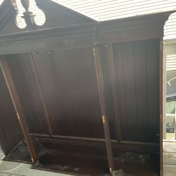 China cabinet (top)/FREE