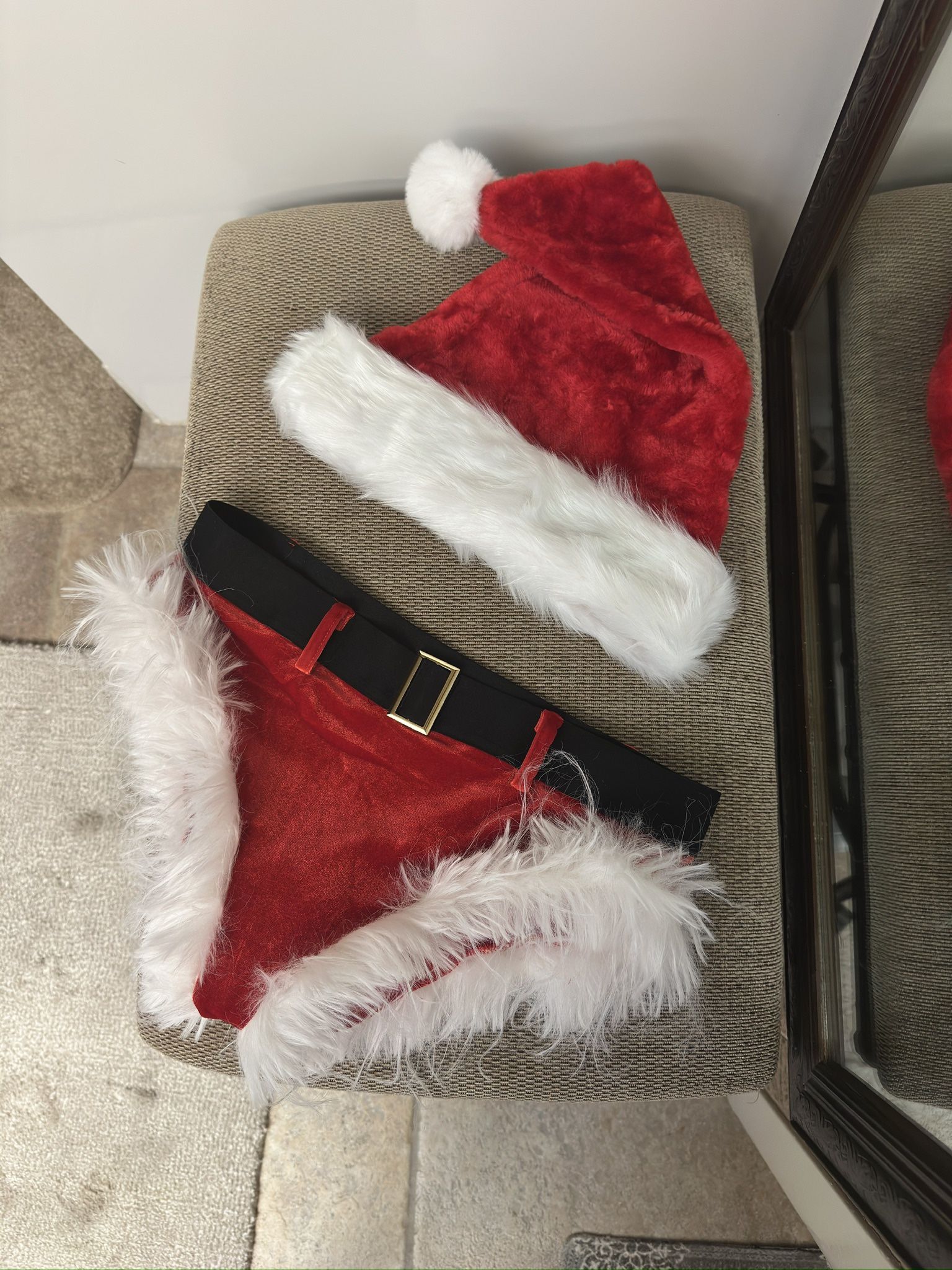 Christmas is Coming! Get Your Christmas Outfit Now Size Large