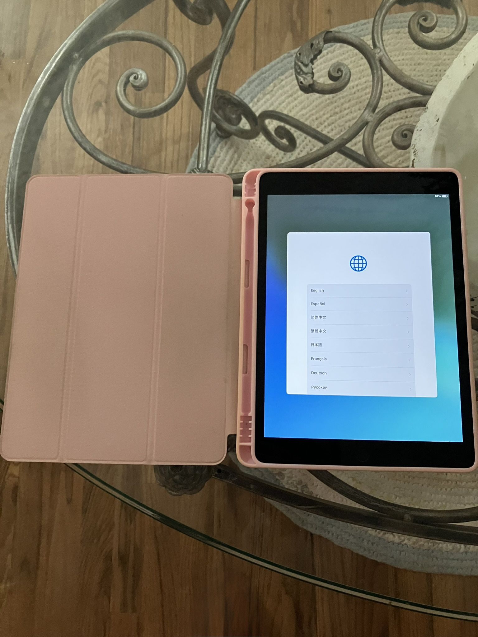 iPad (9th geneeration) 64gb with Protective Cover