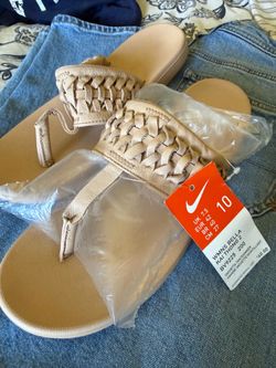 NWT - Nike Bella Kai 2 Leather Womens Sandals Slides Flip Flops - Labeled Size 10 but runs small - in my opinion they fit more like a size 9.  Soft & 