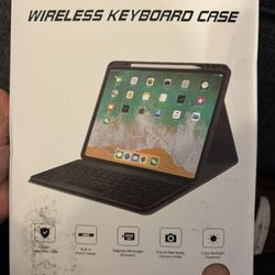 Wireless iPad Keyboard Pink