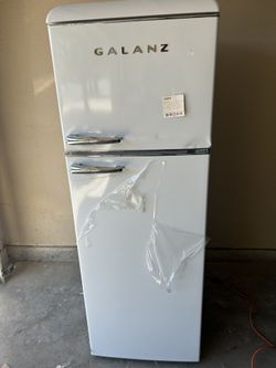 Galanz Refrigerador Brand New Has Dent
