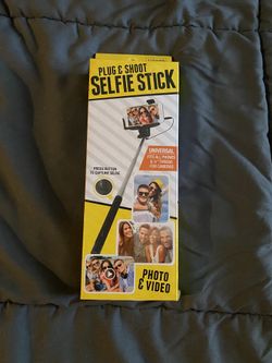 Plug & Shoot Selfie Stick