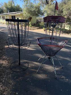 2 frisbee golf goals