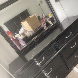 Black dresser & mirror for sale