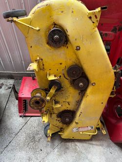 Vendo el lote completo , OFERTA RAZONABLE   Repuestos de todo tipo tractores Todo a la vista en las fotos SIN COMPROMISO  Venga y hablas