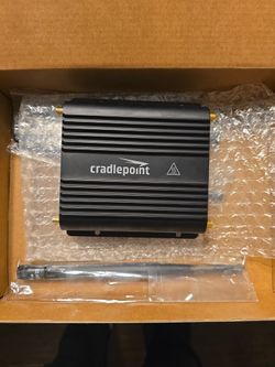 CradlePoint IBR900-600M LAN Port Router Model S5A749A (device only)