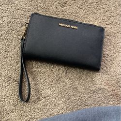 Michael Kors wristlet