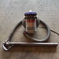  Dyson Big Ball Multi Floor vacuum cleaner