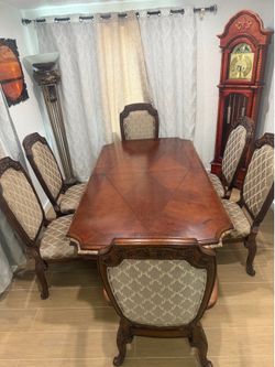 Juego de comedor/ Dining Table and chairs