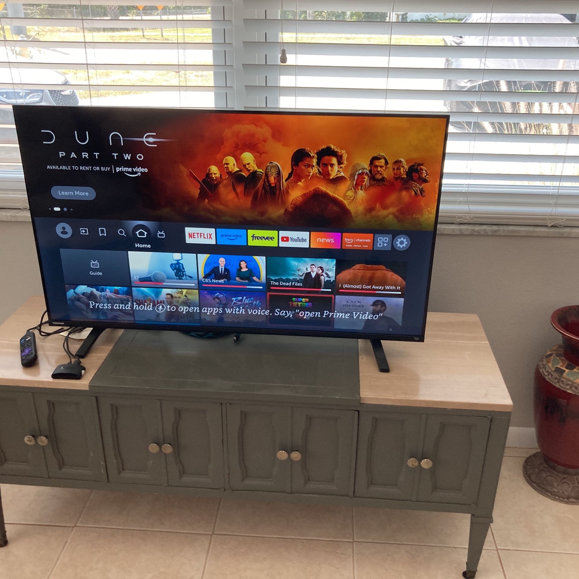 43 Inch Fire Tv Toshiba Almost New Great Condition