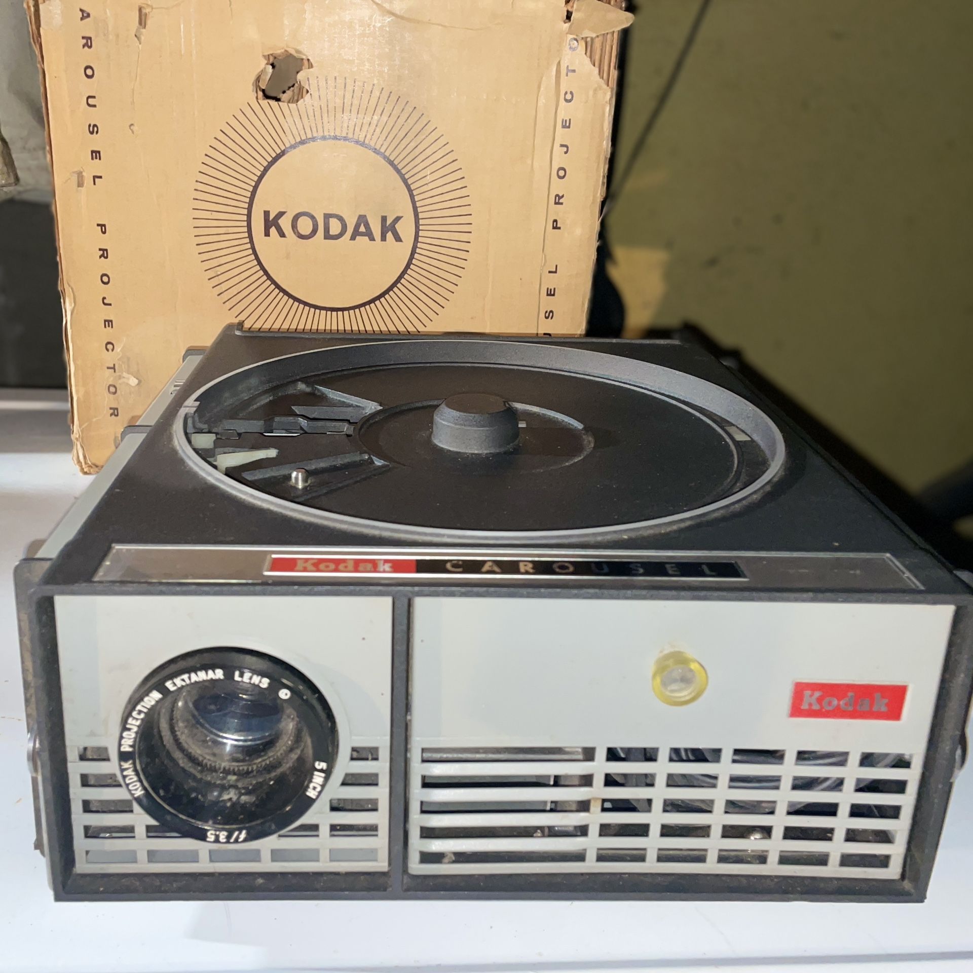 Kodak Carousel Projector Model 550