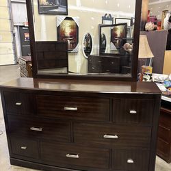 American Signature 8 Drawer Dresser with mirror