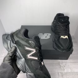 Mens NewBalance 9060 triple black