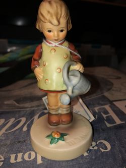 M I Hummel Goebel figurines - Little Gardener