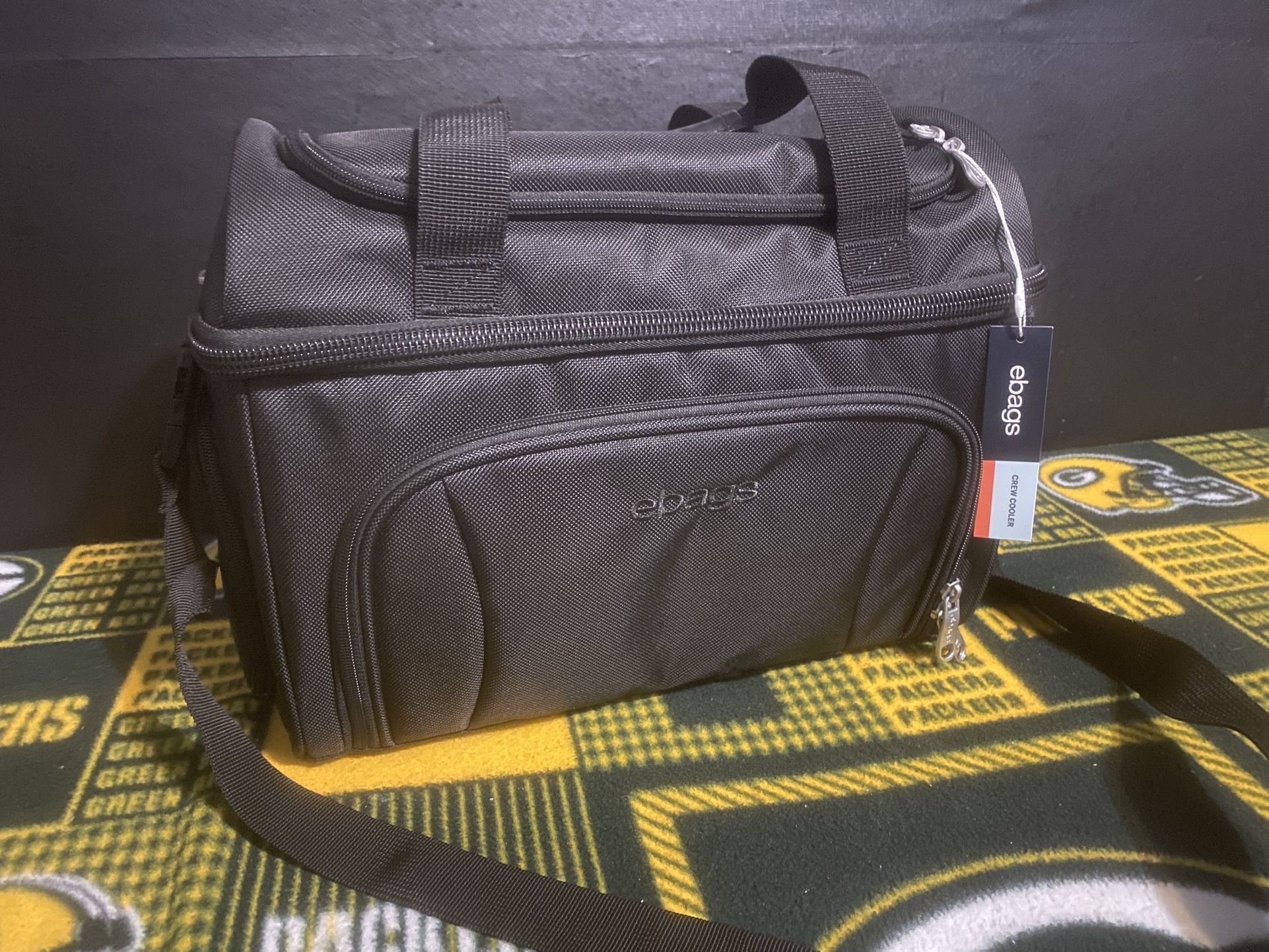 EBAGS Crew Cooler Insulated Lunch Bag.