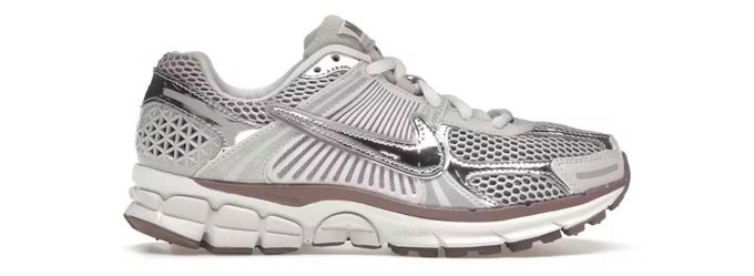 Size 6 W Nike Zoom Vomero 5 Metallic Silver Platinum Violet