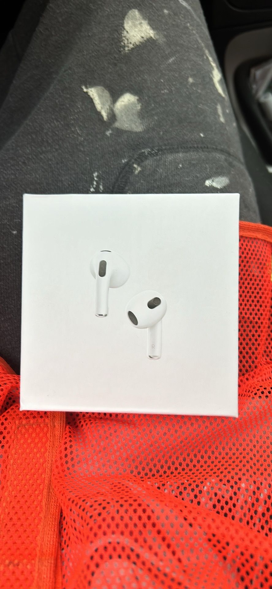 AirPod 4s