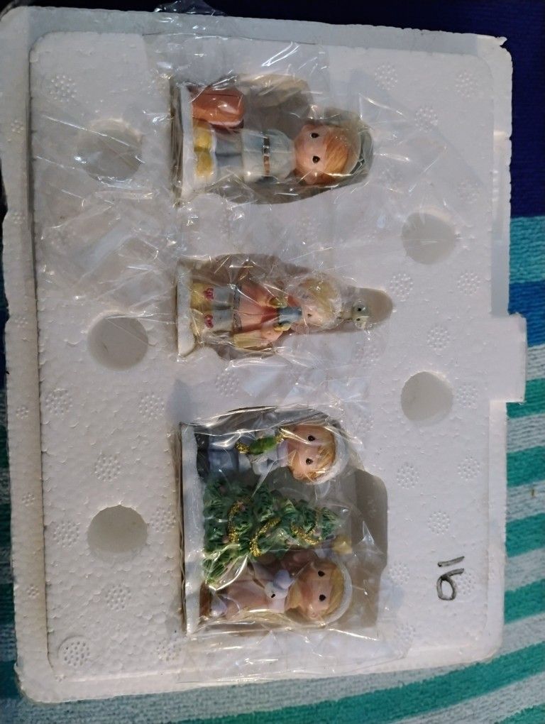 Hawthorne Village Precious Moments Collection A Little Faith