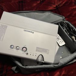 Panasonic projector pt-lb2ou