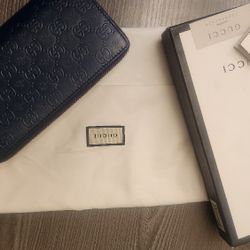 Gucci GG signature Contenental Wallet