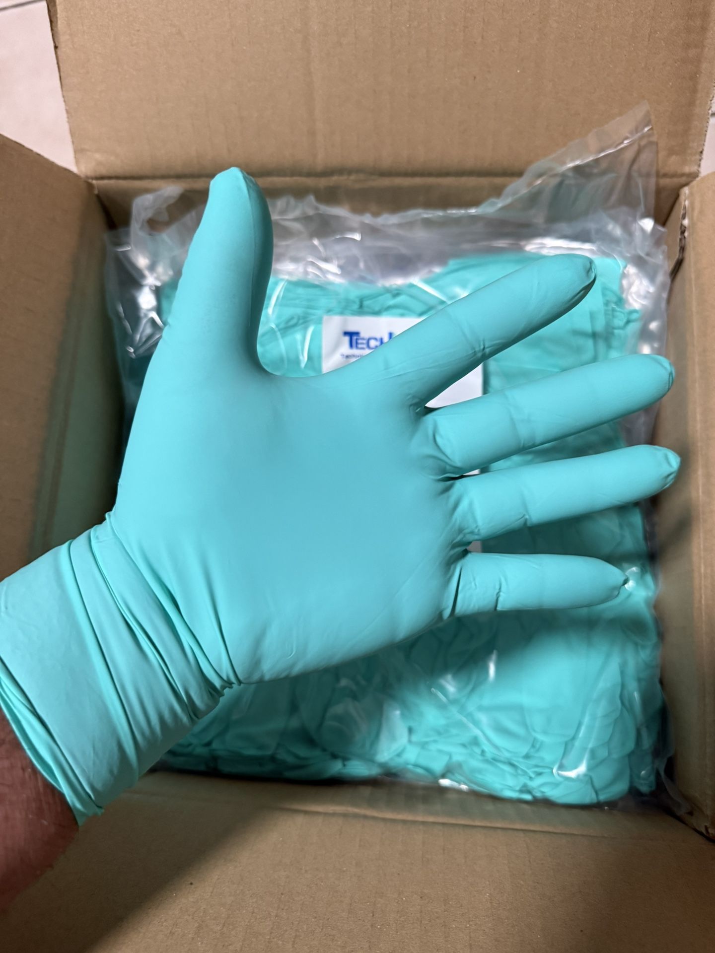 Nitrile Gloves (LARGE)
