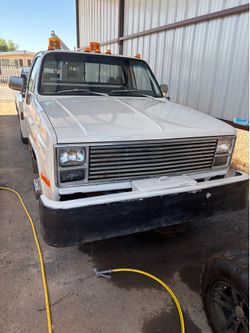 Chevy one ton tow ￼wrecker