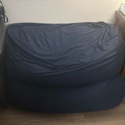 Moonpod BEAN BAG NO RIPS OR TEARS GREAT CONDITION!